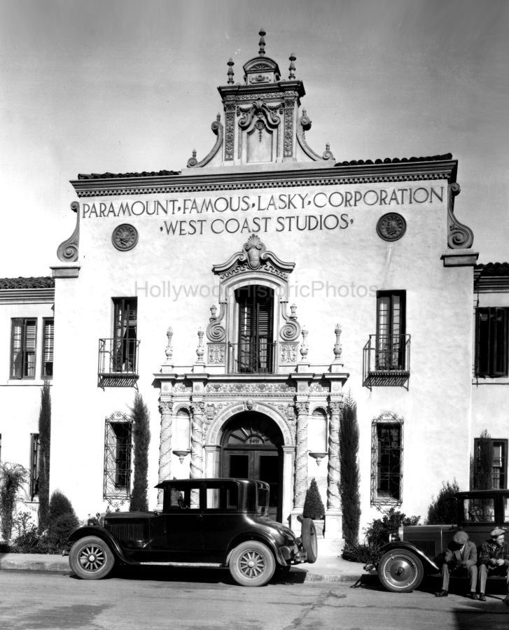Famous Lasky 1929 Administration building.jpg